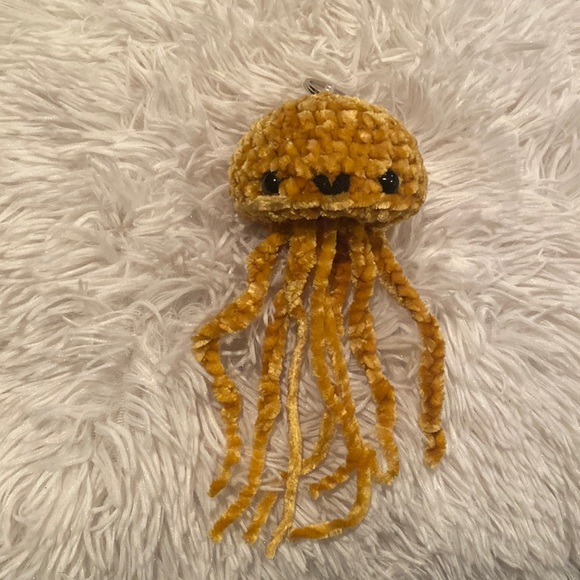 Handmade crochet keychain - Picture 1 of 3